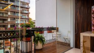 Balkón nebo terasa v ubytování PIER 57- 309 Beautiful 2 BR Condo in Romantic Zone