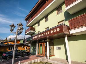 Budova, v ktorej sa apartmán nachádza