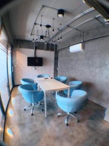 Posezení v ubytování Modern Budget Hotel