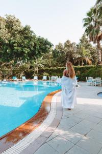 Bazén v ubytování Shangri-La Eros New Delhi nebo v jeho okolí