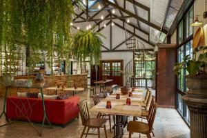 Restaurace v ubytování The Peri Hotel Khao Yai