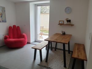 Afbeelding uit fotogalerij van wohnung-nummer-2 in Pielenhofen