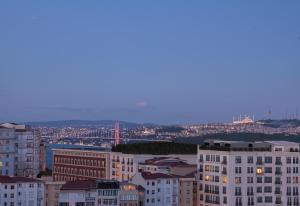 A general view of Isztambul or a view of the city taken from a szállodákat