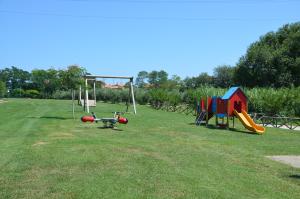 Children's play area sa Le Terre di Maluk