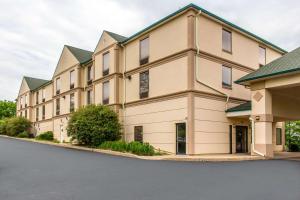 a large building with a street in front of it at Quality Inn Hackettstown - Long Valley in Hackettstown