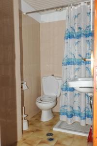 Koupelna v ubytování Hotel Karpathos