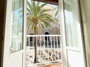 Galería fotográfica de Cathedral apartamento con balcon en Cádiz