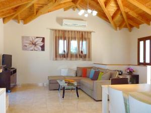 A seating area at Villa Vassilis Fiscardo Kefalonia