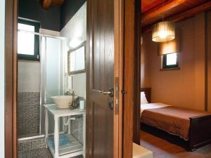 Postel nebo postele na pokoji v ubytování Villa Amvrosia Nr Kalives Crete
