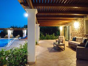The swimming pool at or close to Villa Penelope Spartia Kefalonia