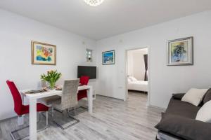 Posedenie v ubytovaní Apartman BUKI ****