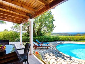 The swimming pool at or close to Villa Hera
