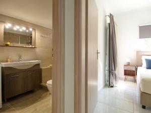 Kúpeľňa v ubytovaní Villa Nikos Megala Chorafia Crete + 37 fotografií