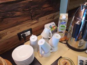 Bioagritur La Casa dei Trajeri的咖啡和沏茶工具