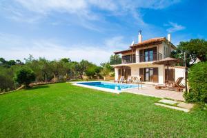 Bazén v ubytování Villa Angela nebo v jeho okolí