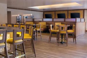 Restoran atau tempat makan lain di Holiday Inn Dubuque/Galena, an IHG Hotel