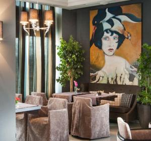 Theasis Hotel Paramythia的休息区