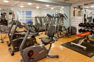 Fitness centrum a/nebo fitness zařízení v ubytování Holiday Inn Leeds Garforth by IHG