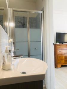 Ένα μπάνιο στο Casa Matì +37 φωτογραφίες