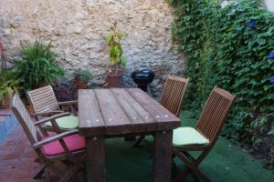 A garden outside Ca na Mar: Charming House in the heart of Bunyola, Tramuntana