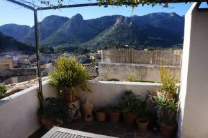 A general mountain view or a mountain view taken from the holiday home