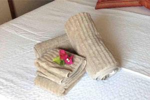 A bed or beds in a room at Ca na Mar: Charming House in the heart of Bunyola, Tramuntana