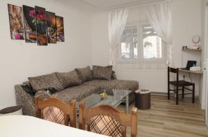 Zona d'estar a Favorit Apartments Čačak