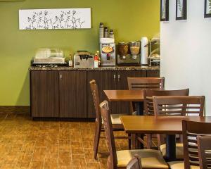 Restoran atau tempat makan lain di Sleep Inn & Suites Roseburg North Near Medical Center