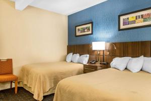 Postel nebo postele na pokoji v ubytování Quality Inn & Suites Middletown - Newport