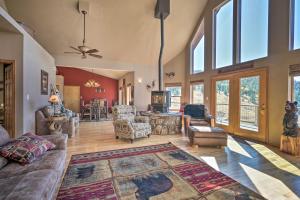 Gallery image of Mtn-View Cabin with Deck, 3 Mi to Cripple Creek! in Cripple Creek