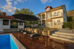 Bassein majutusasutuses Villa Infinity Mostar või selle lähedal