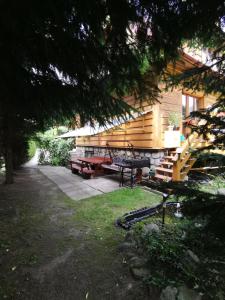 Vonkajšia záhrada v ubytovaní Pokoje u Arka