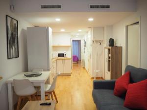 Kuchyň nebo kuchyňský kout v ubytování Apartament modern a Girona centre, parking gratis