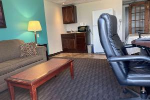 Posezení v ubytování Travelodge by Wyndham Miramichi New Brunswick