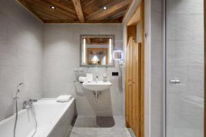 Koupelna v ubytování Promi Alm Flachau - Luxus Chalets