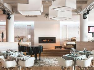 Amàre Beach Hotel Marbella - Adults Only Recommended的休息区