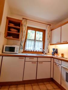 Kuchyňa alebo kuchynka v ubytovaní Haus am Römerbad
