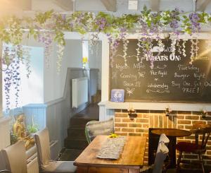 The lounge or bar area at The Swan Inn 