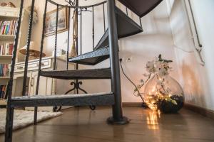 Knihovna v apartmánu