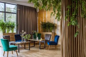 A seating area at Bloom Hotel Airport Okęcie