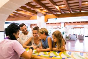 Гости Royal Son Bou Family Club