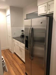 
A kitchen or kitchenette at Boston Exclusive Corporate 30 Day Rental
