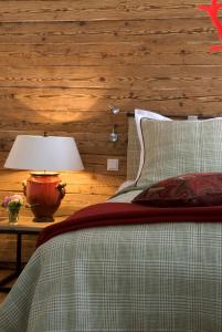 Postel nebo postele na pokoji v ubytování Brauereigasthof-Hotel Aying