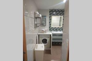Łazienka w obiekcie APARTAMENTO RINCÓN DE LOIX ( PLAYA DE LEVANTE)
