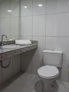 Um banheiro em Aracaju Corais Hotel