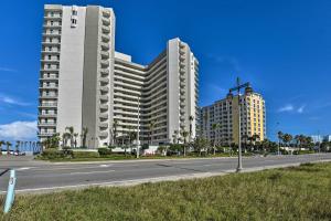 Gallery image of Luxe Daytona Beach Resort Retreat with Ocean Views! in Daytona Beach Shores
