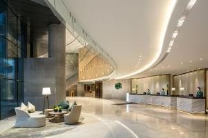 Lobbyen eller receptionen på Holiday Inn Hangzhou Gongshu, an IHG Hotel