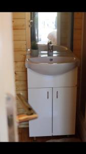 Φωτογραφία από το άλμπουμ του Glamping Jezero στο Τσάτσακ