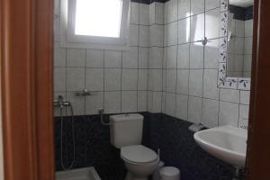 A bathroom at Lina Studios
