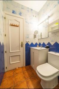 Apartament Glorieta Puerta de Toledo tesisinde bir banyo